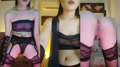 高颜值御姐女神精彩来袭，全程露脸黑丝情趣装诱惑，透视诱惑揉奶玩逼，淫声荡语互动撩骚，看特写逼逼淫水多